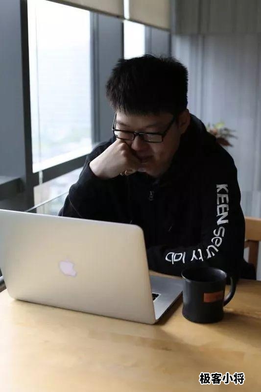 5歲編程，18歲保送，27歲世界第一：90后少年上演真人版“黑客帝國”